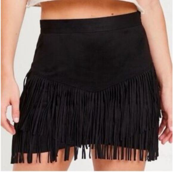NEW Altar'd State Black Fringe Mini Skirt Size Large Nashville Country - Picture 9 of 9